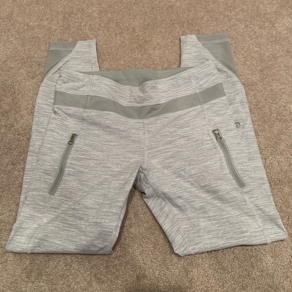 SOLD Lululemon leggings - Picture 4 of 8